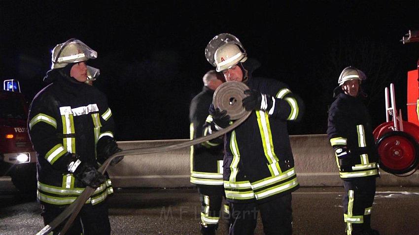 A 1 bei Euskirchen Reisebus komplett ausgebrannt P33.jpg